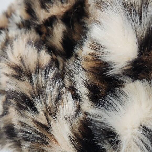 Red by Saks Fifth Avenue Women's One Size Leopard Print Acrylic Scarf - Picture 2 of 9